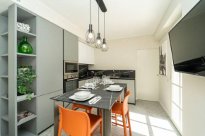 Apt 2 min from the Cathedral with private parking